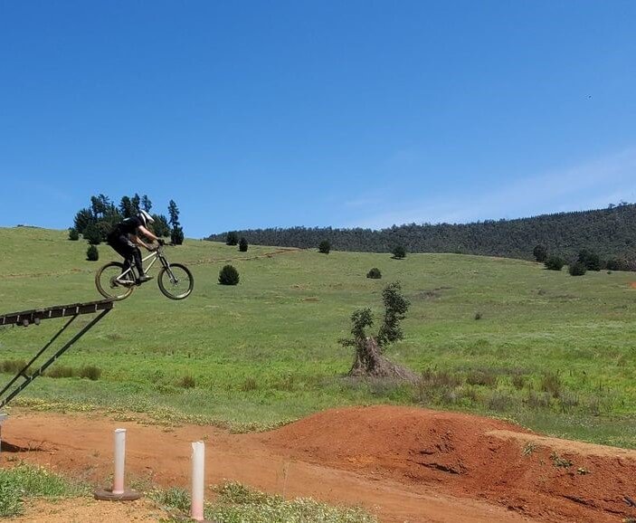 Roost nero hardtail doing the linga longa drop - roost bike - roost bike Roost Nero hardtail doing the Linga Longa drop
