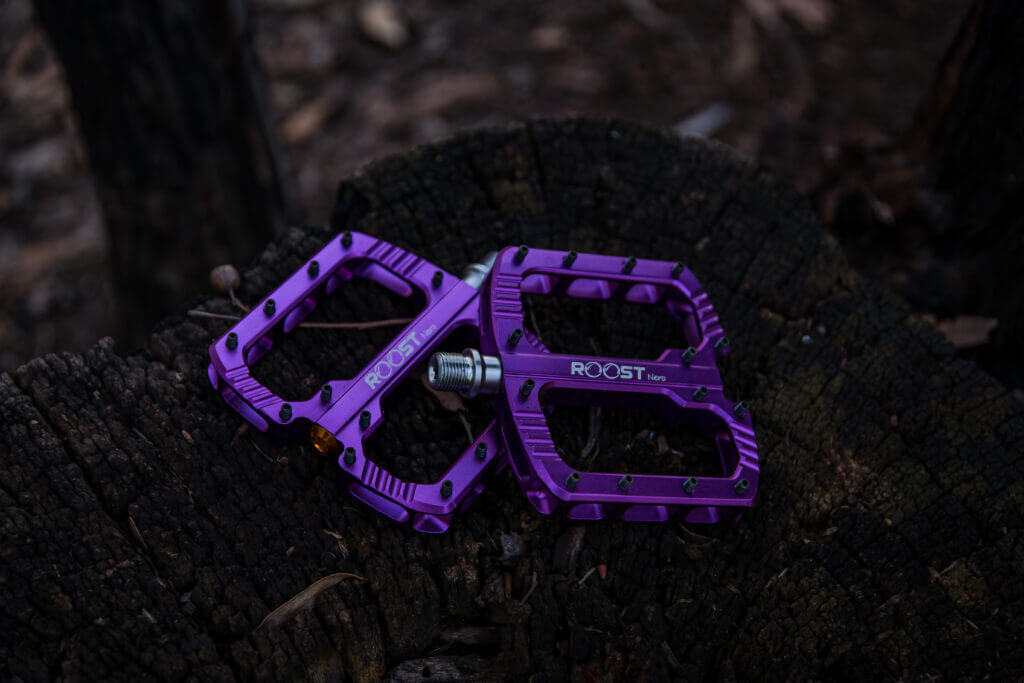 Roost Nero pedals in Purple