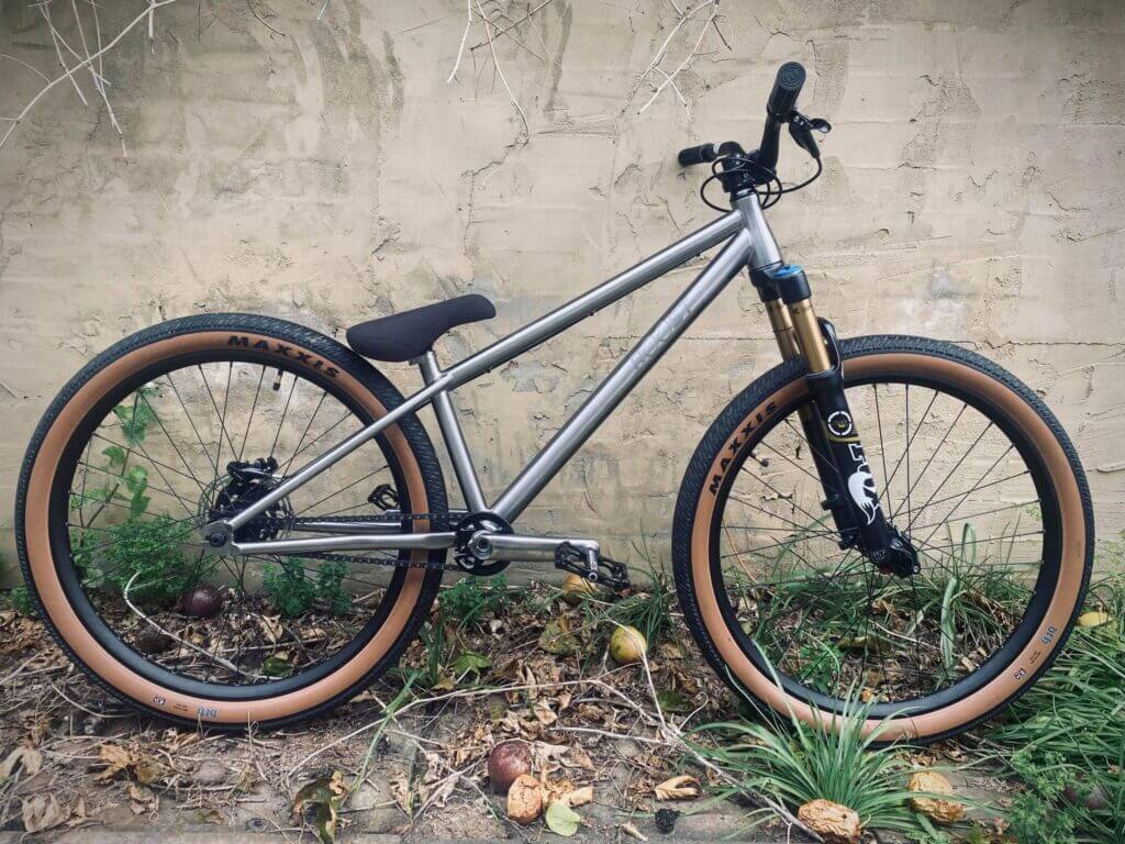 Roost Nolan dirt jump bike