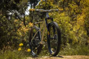 Spitfire nero ti hardtail yellow ohlins - roost bike Spitfire Nero Ti Hardtail Yellow Ohlins